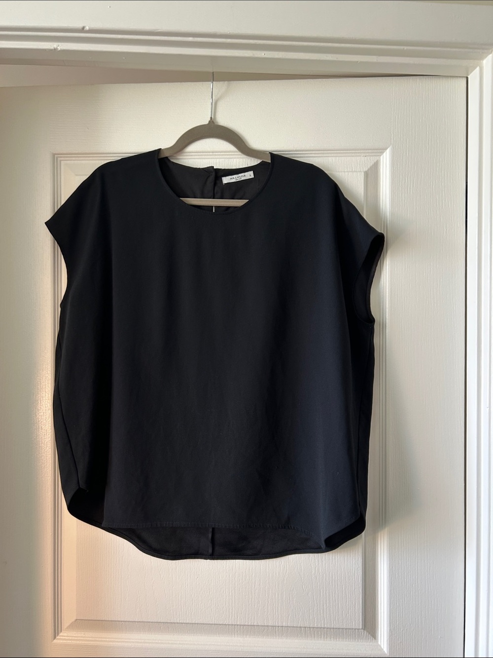MM. Lafleur Black Cap-Sleeve Minimal Top